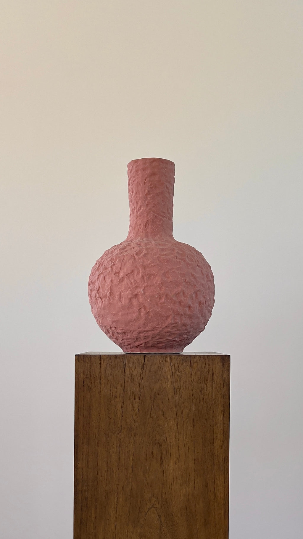 Rosa Statement Vase